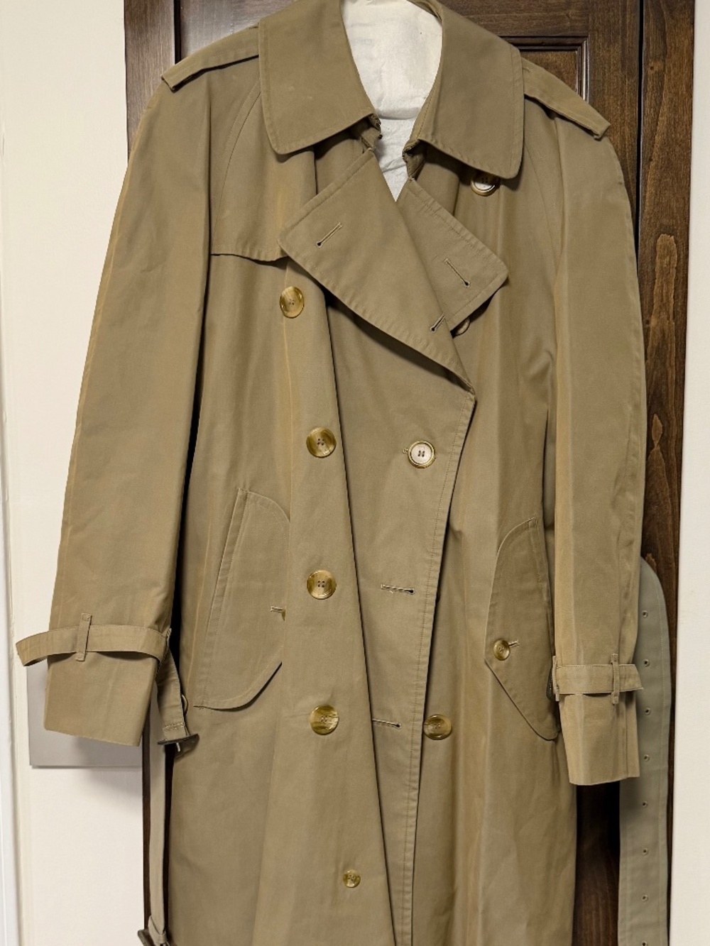 Vintage Men’s Burberry Trenchcoat 48R